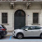 Casa Strehler, Tra Teatro E Daire *