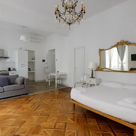 Daire Casa Strehler, Tra Teatro E Trieste