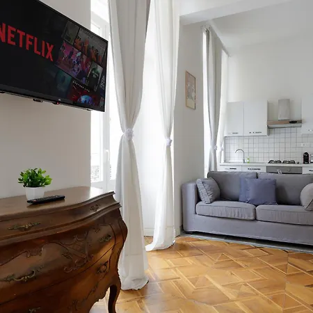 Casa Strehler, Tra Teatro E * Triest